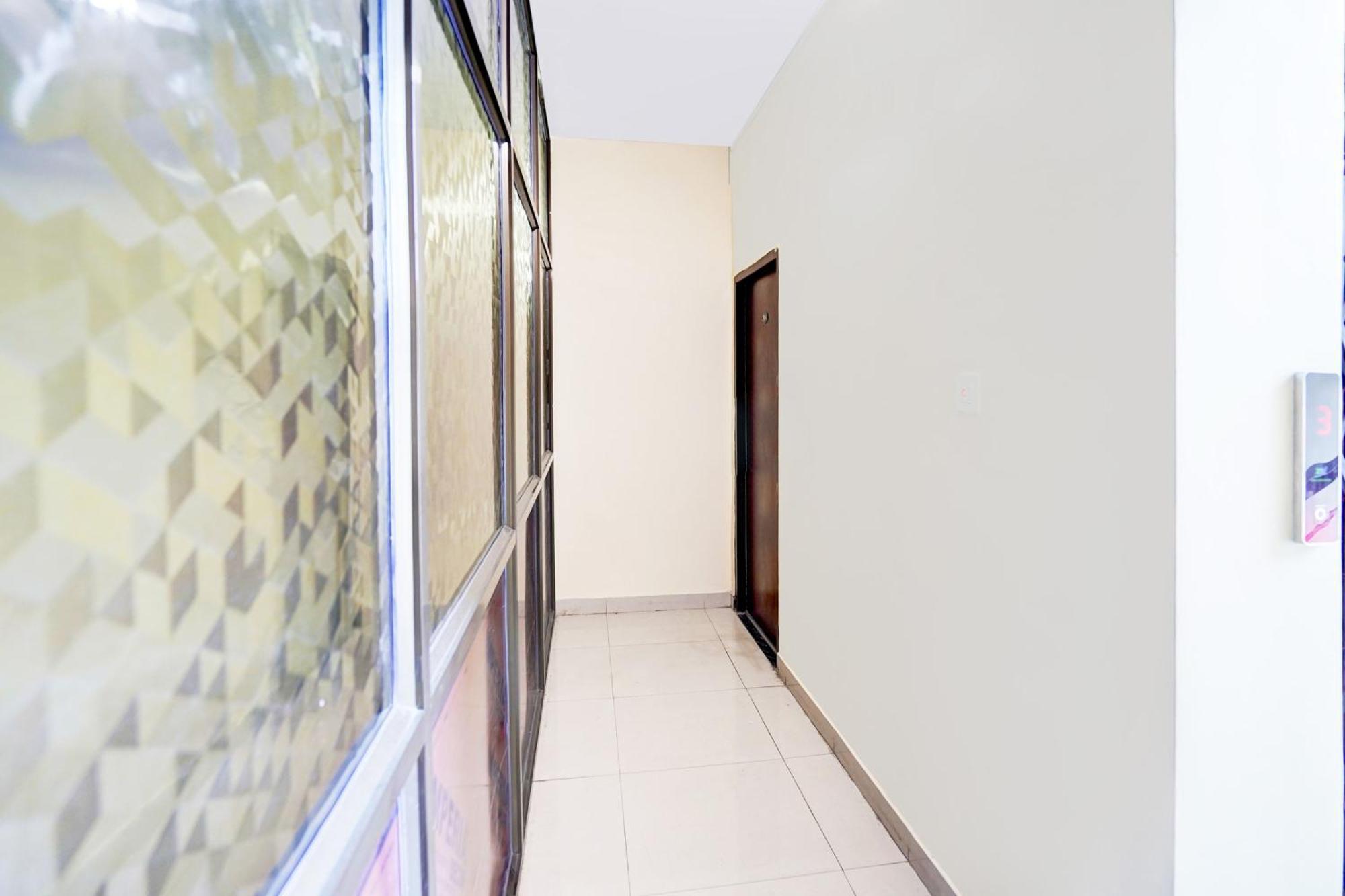 Super Hotel O Blw Kakarmatta Near Banaras Junction فاراناسي المظهر الخارجي الصورة