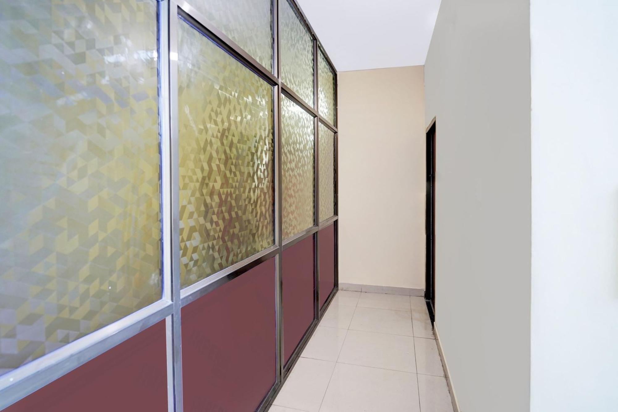 Super Hotel O Blw Kakarmatta Near Banaras Junction فاراناسي المظهر الخارجي الصورة