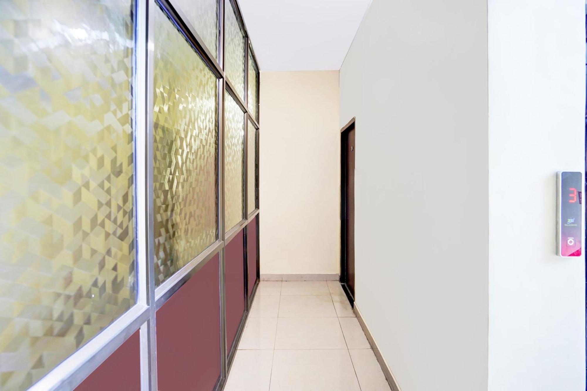 Super Hotel O Blw Kakarmatta Near Banaras Junction فاراناسي المظهر الخارجي الصورة