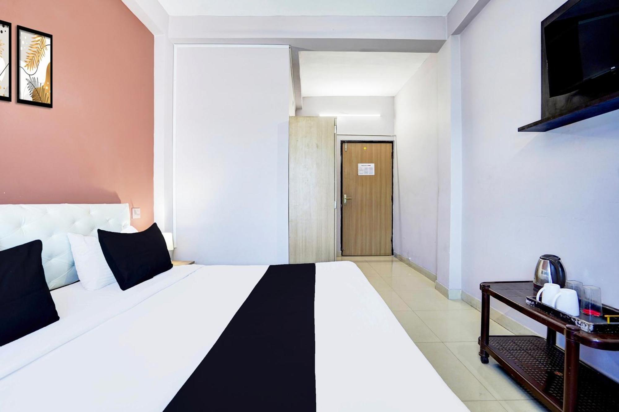 Super Hotel O Blw Kakarmatta Near Banaras Junction فاراناسي المظهر الخارجي الصورة